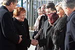  Presidentti Halonen tervehtii Slovenian delegaation jäseniä. Copyright © Tasavallan presidentin kanslia